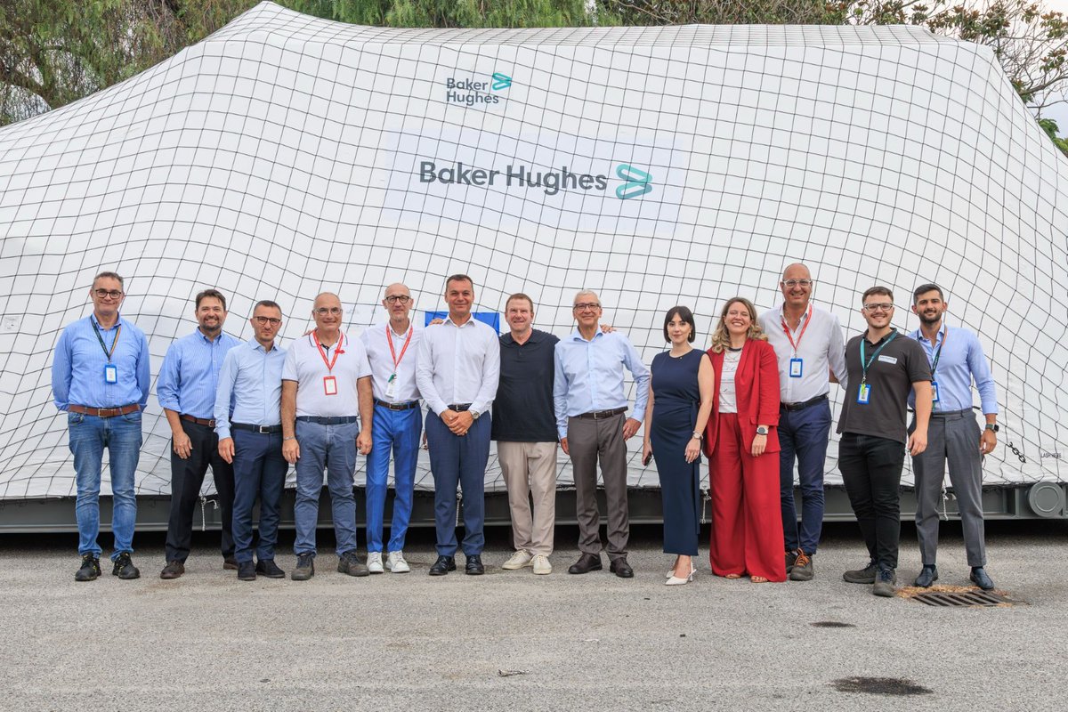 USAmbItaly's tweet photo. Great visiting @bakerhughesco plant in Vibo Valentia and meeting the talented team behind its long tradition of engineering excellence. Proud to see American excellence drive technological innovation, create jobs, and strengthen shared prosperity in southern Italy. 🇺🇸🇮🇹 https://t.co/vluoCzNfWQ