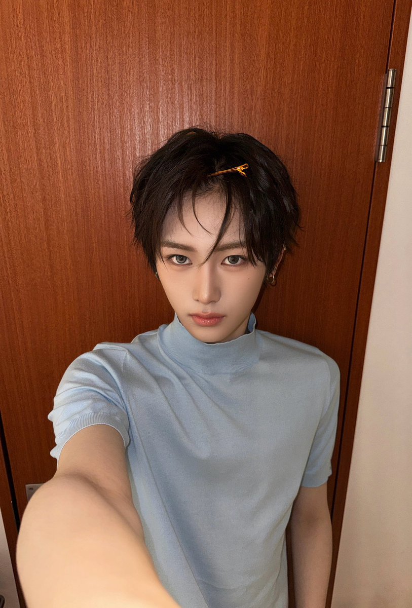 kom_i54's tweet photo. 플챗으로 아이돌 모드 시동걸고있는 본인사진 보내시는거 진짜 어디서 배우셨지 너무 좋닼 https://t.co/epJhJPZXf9