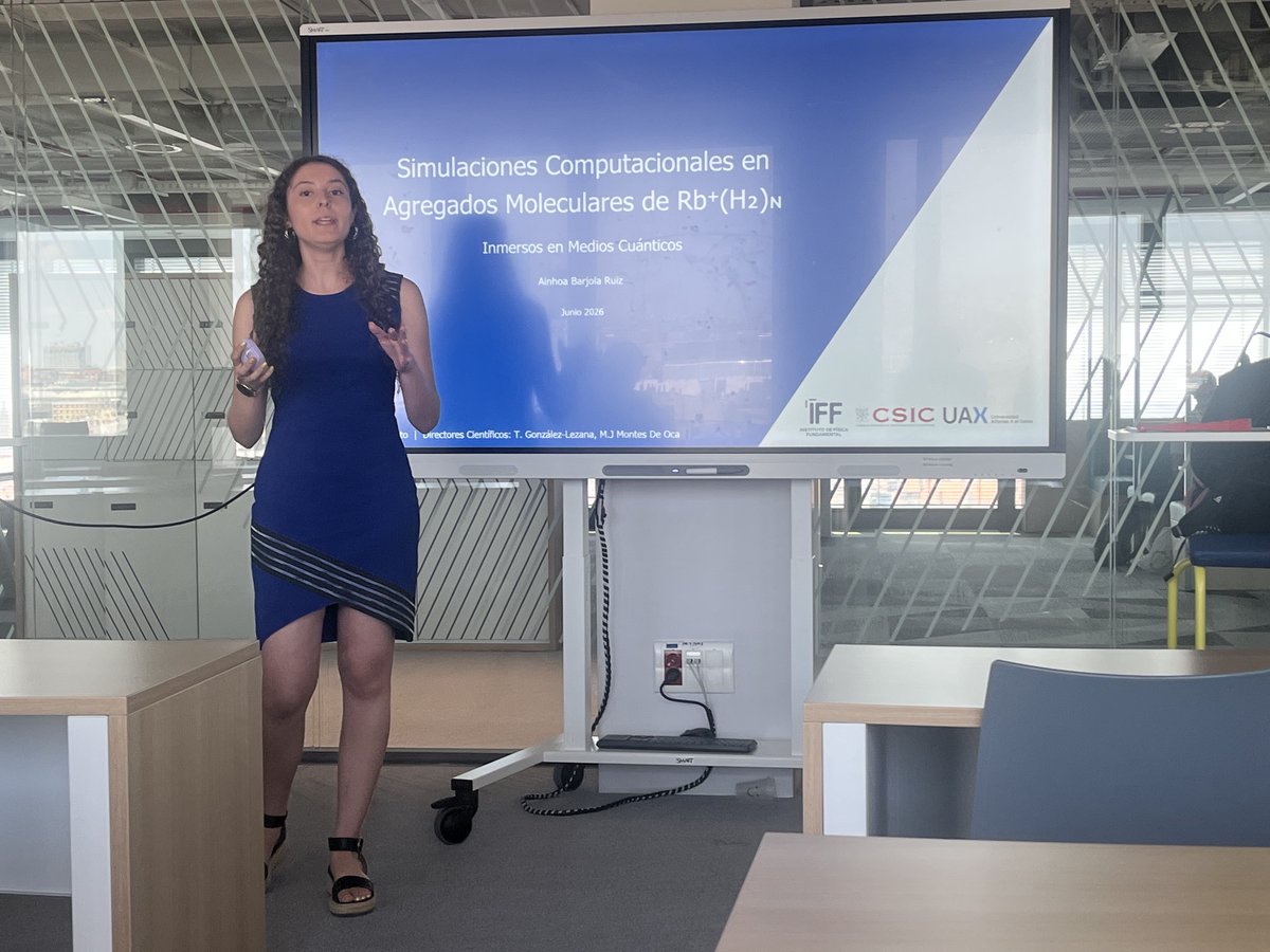iff_csic's tweet photo. 🎓 Hoy Ainhoa Barjola Ruiz ha defendido su TFG sobre los patrones de solvatación del ion Rb⁺ en nanogotas de hidrógeno. Su trabajo ha estado supervisado por los investigadores del IFF María Judit Montes de Oca Estévez y Tomás González Lezana. 

¡Enhorabuena! https://t.co/g0wPqx3XQS