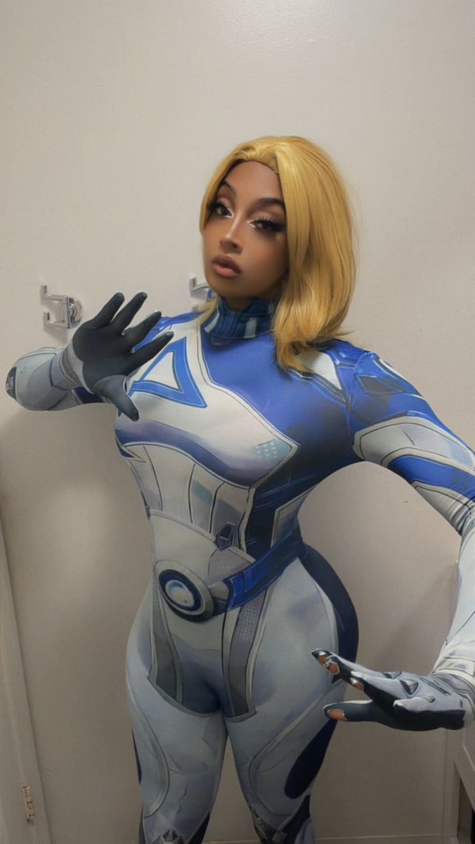 IcyPryncess's tweet photo. I finally got around cosplaying my Main 😭 #invisiblecosplay #MarvelRivals #rivalstwt #Marvelstwt https://t.co/1LMtvmmSPN