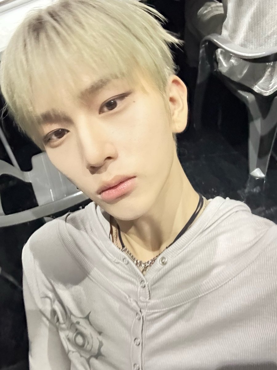 10monthluv_'s tweet photo. 사진은 멋쟁이 보내주면서 
말투는 완전 동글말랑이 나얌 이런다 https://t.co/SFP0RvdHRl