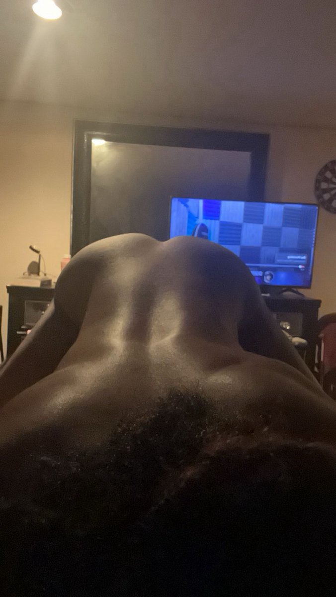 RNNYSFNTSYY's tweet photo. Dick or ass? https://t.co/syqSBCxQN3