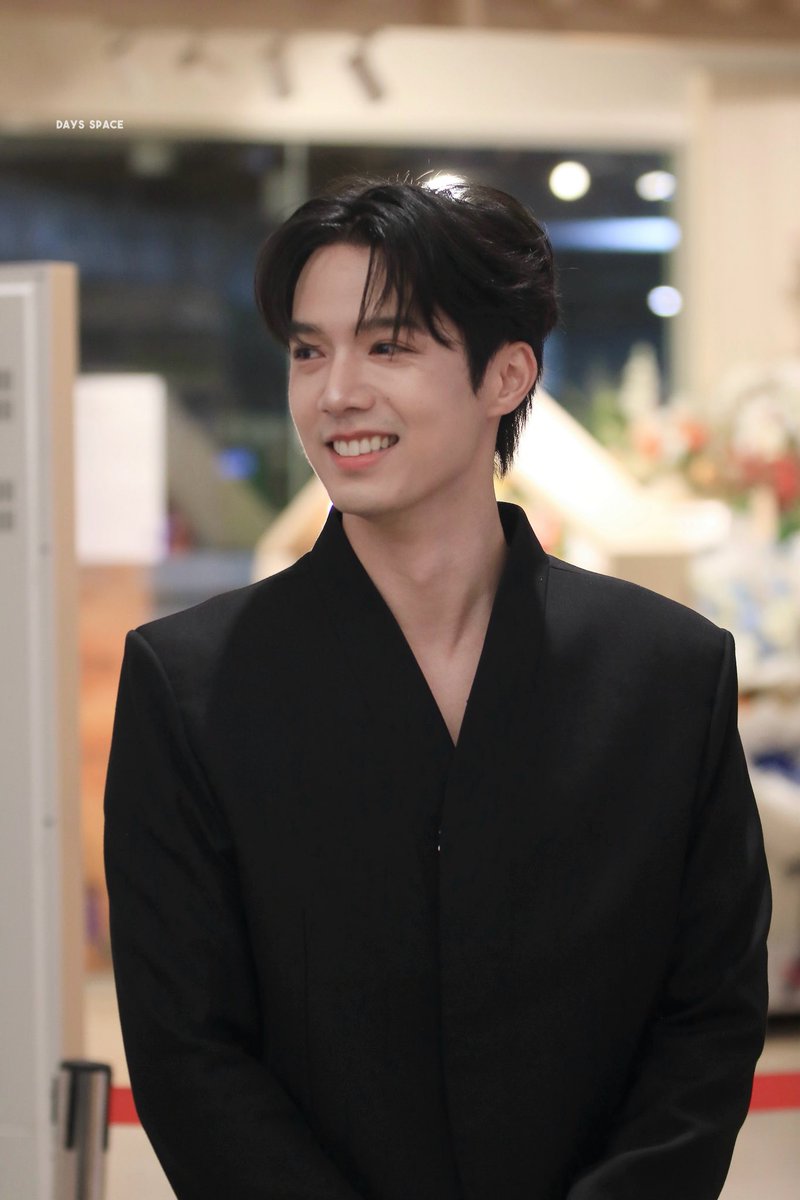 days_space's tweet photo. [260628]_ 

JN WITH TOPS OF BEAUTY ♥️
#jobbiijob #JobThuchapon #จ็อบธัชพล
#FULAER #TOPSOfBeautyByLooks2026 https://t.co/1nOJ9e9u7O