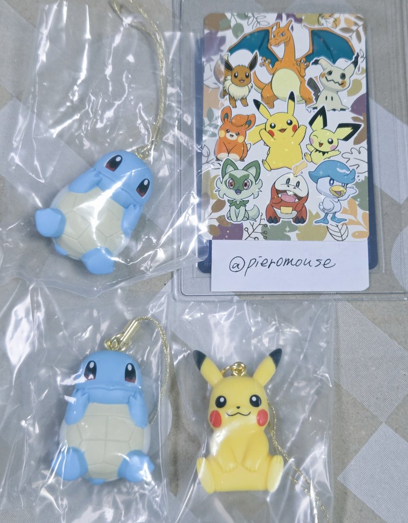 pieromouse's tweet photo. 【交換】ポケモン ぺたんこマスコット カントーSPECIAL

譲:ゼニガメ2＞ピカチュウ
求:ヒトカゲ2＞ゲンガー、フシギダネ

郵送交換希望です。
当方、ヒトカゲを複数求めております。まとめて交換を最優先に探しております。難しいかと思いますが検索等お気軽にお声掛けください。 https://t.co/t2ckd9VugA