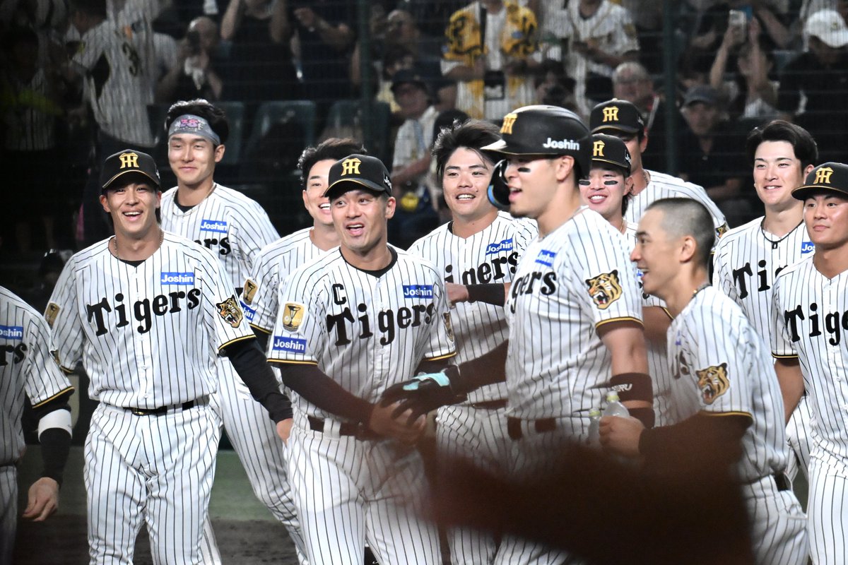 RiRi_730's tweet photo. 2026.6.30 甲子園球場
森下君に駆け寄るみんなの笑顔があまりにも最高で号泣
この景色をまたみんなで見られるようにぜーったいに連覇しようね
阪神タイガースが大好き✨
#阪神タイガース https://t.co/GtwUgez2S9