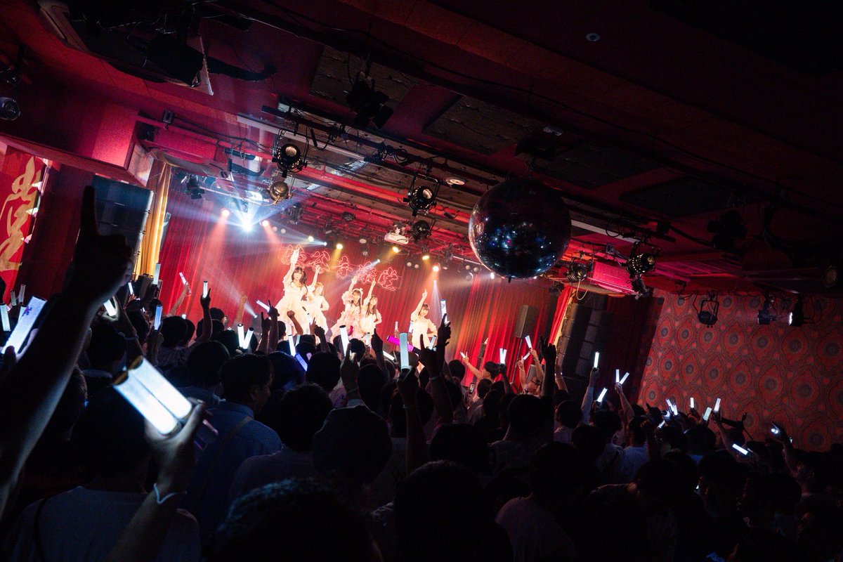 kingsari_0430's tweet photo. ⟢ 御礼 ⟣

日女白りこ生誕祭
ひめしろにめろめろでぃー♪
ありがとうございました🤍

みんなひめしろにめろめろになってしまいましたね🎶
たくさんの愛に包まれた、笑顔あふれる素敵な生誕祭になりました✨
会場で一緒にお祝いしてくださった皆さま、本当にありがとうございました❕

りこちゃんお誕生日おめでとう🎂

▼ #キングサリセトリ 
https://t.co/3M7132yXre