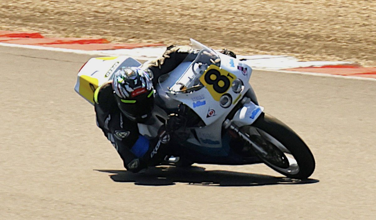 IanTeamBike's tweet photo. Couple of great shots of Kyle ryde on the Team Bike Honda RC30 https://t.co/OKx7wSVgIL