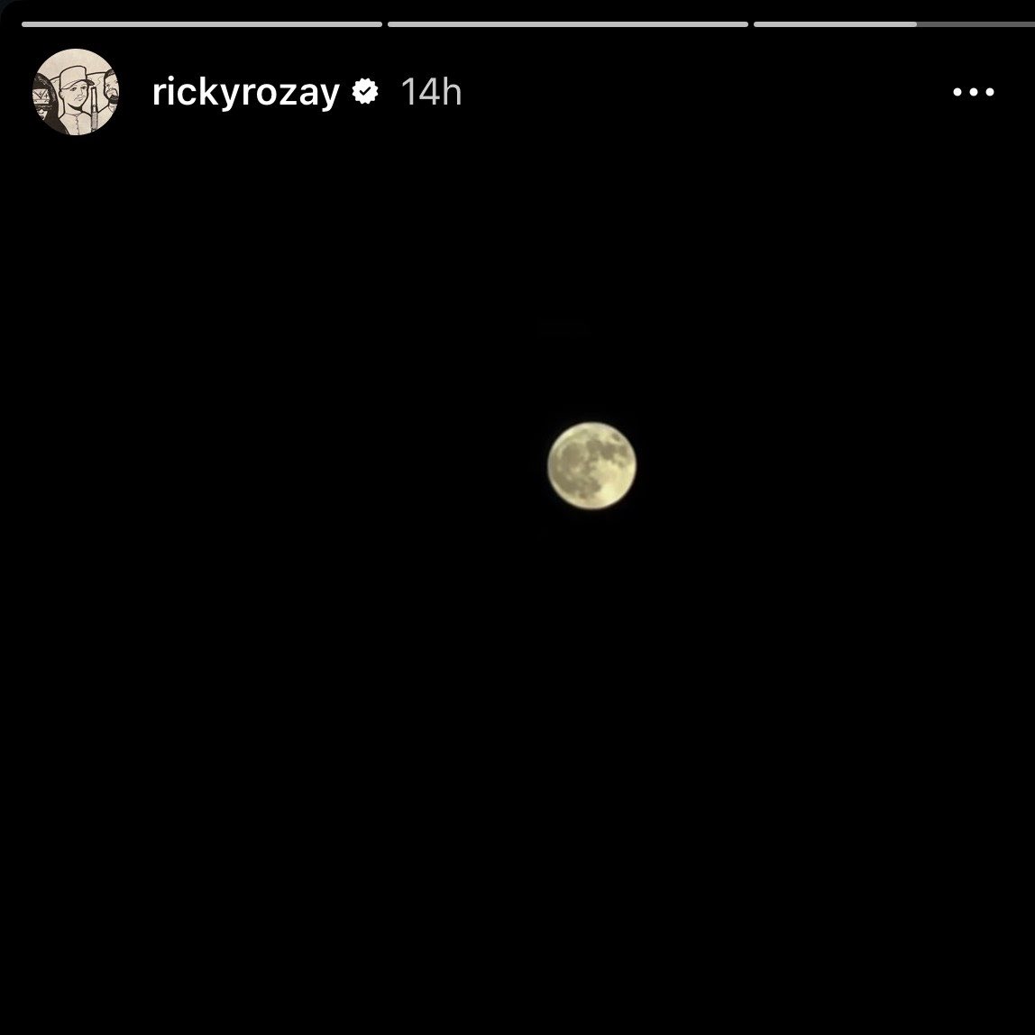 statsforari's tweet photo. 🚨 | Ariana Grande’s instagram dump includes a shot of the moon which also appears on Ricky Alvarez’s instagram story https://t.co/lpuoQvb68f