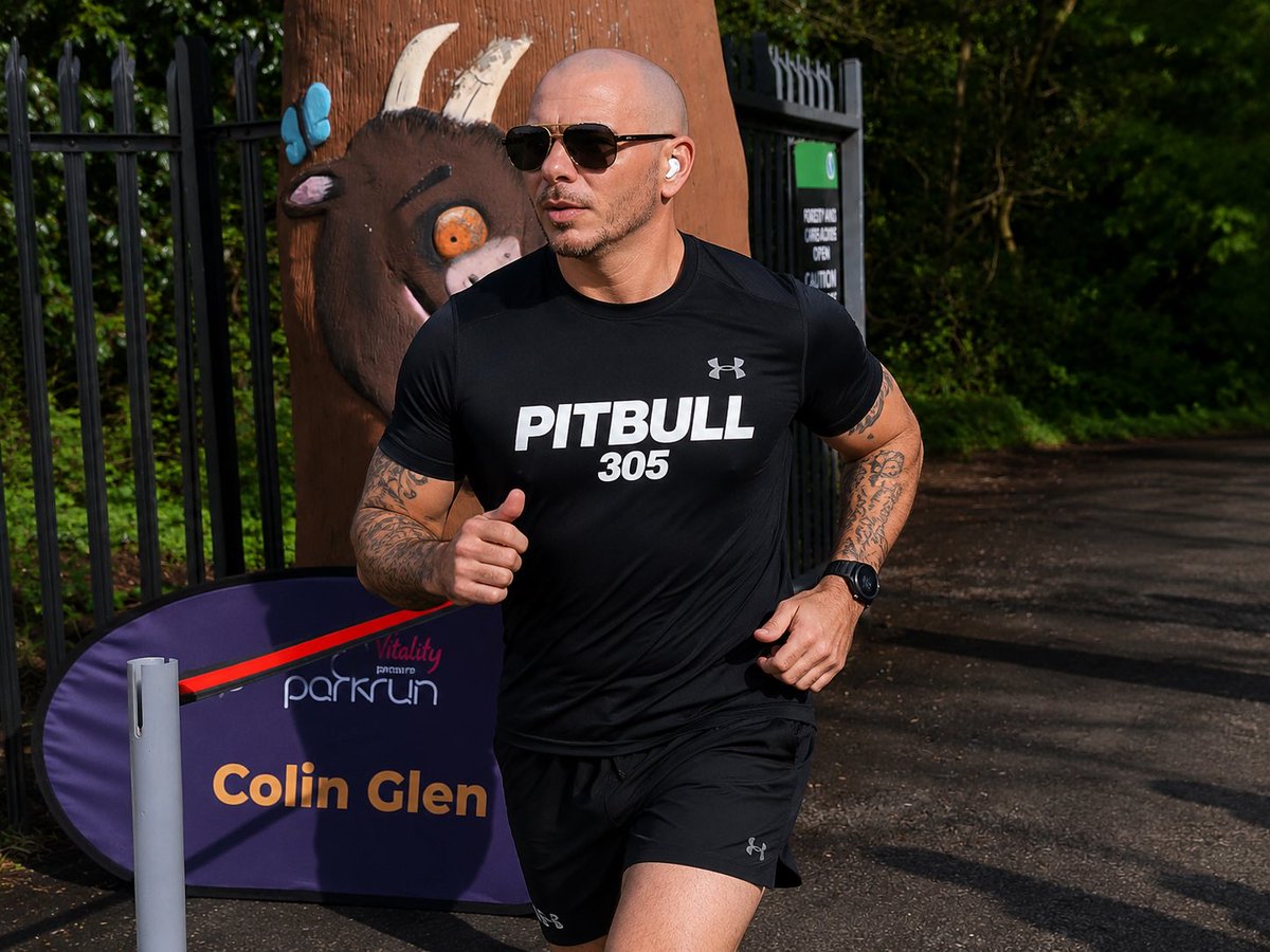 colinglenprkrun's tweet photo. We heard Mr Worldwide was in town, so there was only one thing for it - to offer him a VIP ticket to our beautiful parkrun course. Sets him up nicely for the Belsonic concert tonight. You can thank us later. 🎤 🎵 🔥 🥎 https://t.co/j3nWTa2yHA