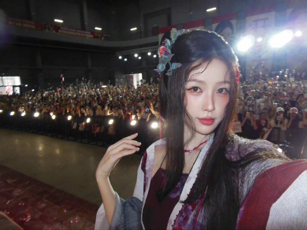 yu shuxin pics tweet media