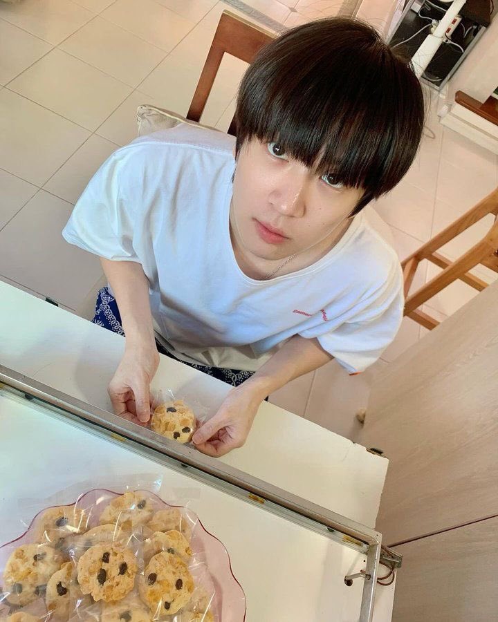 Mojibabypotato's tweet photo. ชั้นเห็นน้องภณแล้วชั้นอารมณ์ดีมาก นี่สินะโมจิครีมชีส ไดฟุกุ สกุชชี่สโลว์ๆ ของชั้น หน้าตาน่ายืดแก้มมาก นุ่มๆฟูๆ น้องภณน่ารักทิสุดเลยอะ 🍡🐰 

#PonThanapon https://t.co/xzPZ6e6JO5