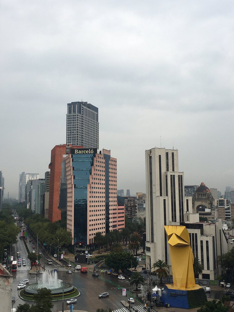 estebanavila's tweet photo. Aquí CDMX. Martes lluvioso y oscuro. Preludio de una jornada histórica. https://t.co/YvkPAI1o6I