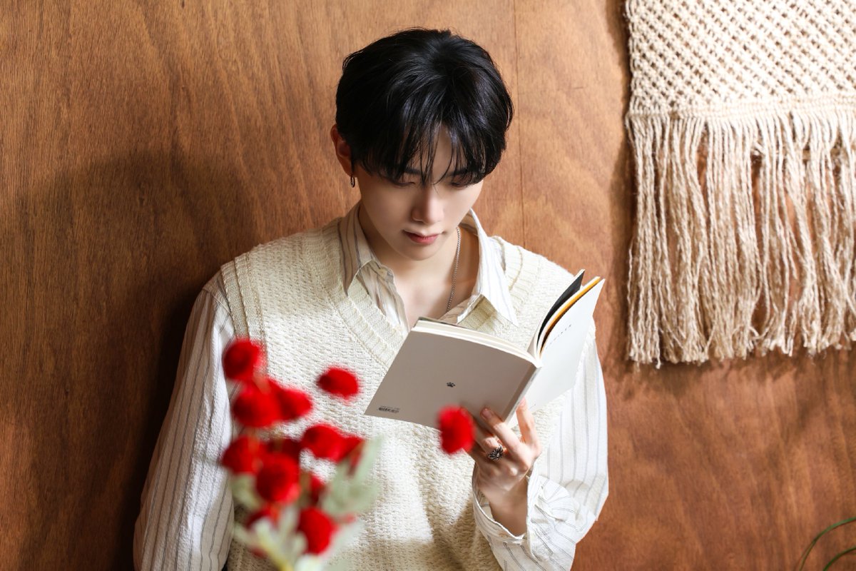 ALL_H_OURS's tweet photo. [💌]
HYUNBIN '아직도 난 너야' Live Clip 촬영 비하인드

ALL(H)OURS b.stage에서 만나보세요🧁

🔗 https://t.co/7D9MbjEmlF

#ALL_H_OURS #올아워즈
#HYUNBIN #현빈
#Still_You #아직도_난_너야 https://t.co/aMDcsNVlOQ