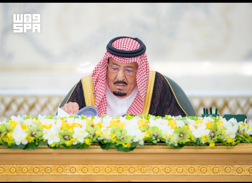 khalida43024162's tweet photo. #خادم_الحرمين_الشريفين حفظه الله يرأس جلسة #مجلس_الوزراء في جدة. https://t.co/zIzuvSG95F