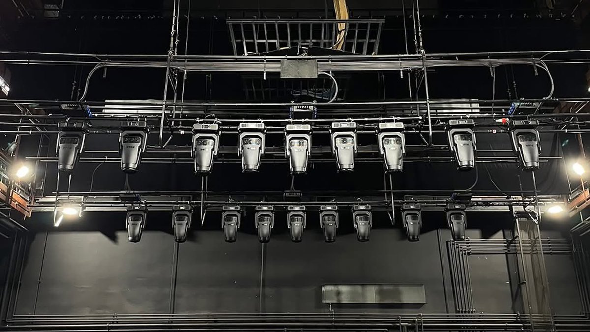 Robelighting's tweet photo. Expanding the lighting inventory of the Gustawa Holoubka Teatr Dramatyczny in Warsaw with @Robelighting T2 Profile &amp; T2 Fresnel luminaires supplied through PROLIGHT.

#robelighting #prolight #theatricallighting #robeinnovation #newrobegear https://t.co/I7OjgnwGod