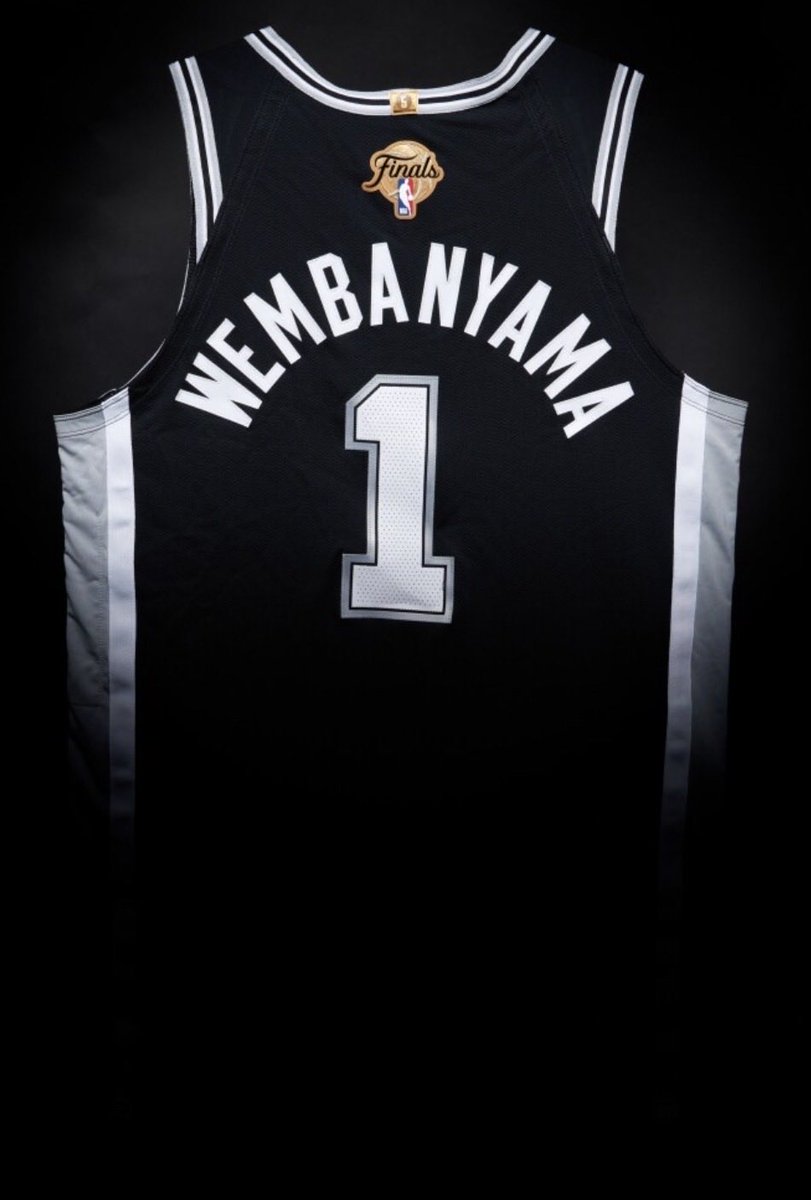 darrenrovell's tweet photo. In the first 1 hour and 30 minutes of the @Sothebys NBA Finals auction: 

Jalen Brunson’s jersey, worn in his 30-point performance in the Knicks Game 1 win is at $170,000.

Victor Wembanyama’s jersey worn in his 32-point performance in the Spurs Game 3 win is at $14,000. https://t.co/i6Usb5jdhP