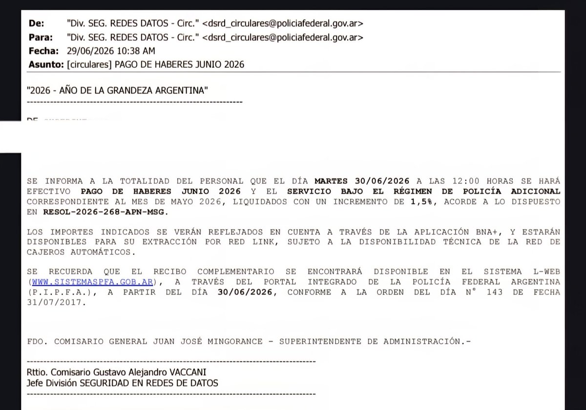 salvinamusica's tweet photo. Una vergüenza.
1.5% de aumento a la policía que hace adicionales.
No sé qué decir. https://t.co/LoeFLLgpt5