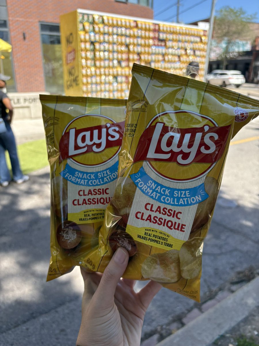 AshSmart's tweet photo. Lays in Little Portugal 🇵🇹
No tickets this time but we had fun!
It’s a good day when you have Lays! 💛
#PopUp #Lays #Toronto #FIFA #WorldCup2026 https://t.co/VQZfA3UJv5