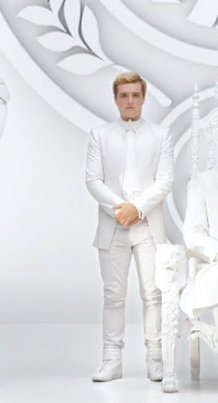 laurogeitabat's tweet photo. peeta mellark is that you https://t.co/NjCxU5WiR6