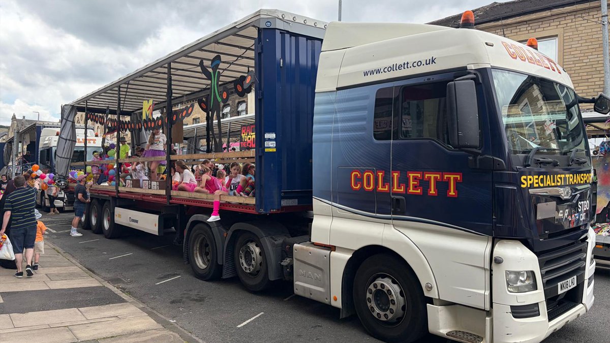 CollettLtd's tweet photo. Collett were pleased to support Brighouse Gala, providing trailers for parade floats and assisting safe procession alongside escort vehicles.

Great to see the community come together raising funds for local charities. Thanks to organisers &amp; volunteers. 

#BrighouseGala #Charity https://t.co/bxF6sCc29d