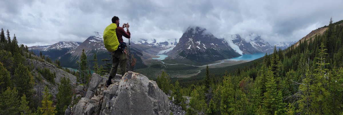 StarrySummitCDN's tweet photo. Back from a great trip backpacking around Berg Lake. Mount Robson looked quite moody with the summit wreathed in cloud and thunderous cracks of icefall high on the peak.
#Backpacking
#BergLake
#Valemount https://t.co/uHUHMPecPF