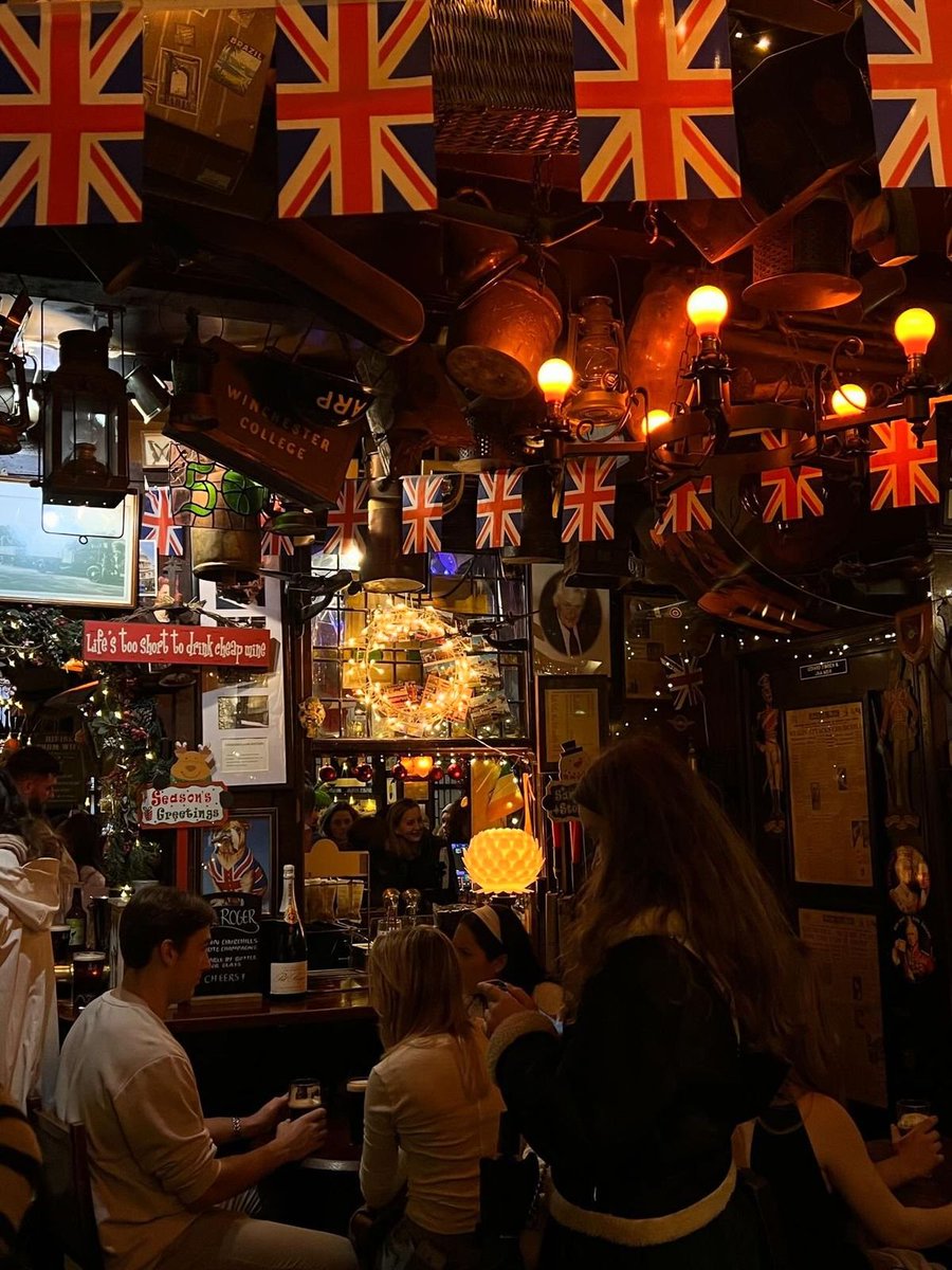 Britains___Pubs's tweet photo. Ladies and gents.. 

Seeing as we'd like to raise awareness on our beloved pubs, we'd like to start heading towards the 100k mark. If you appreciate the posts, and work on this account, then please follow @Britains___Pubs and share this post to help others find us. 

Thank you. https://t.co/rQGfFBmNXX