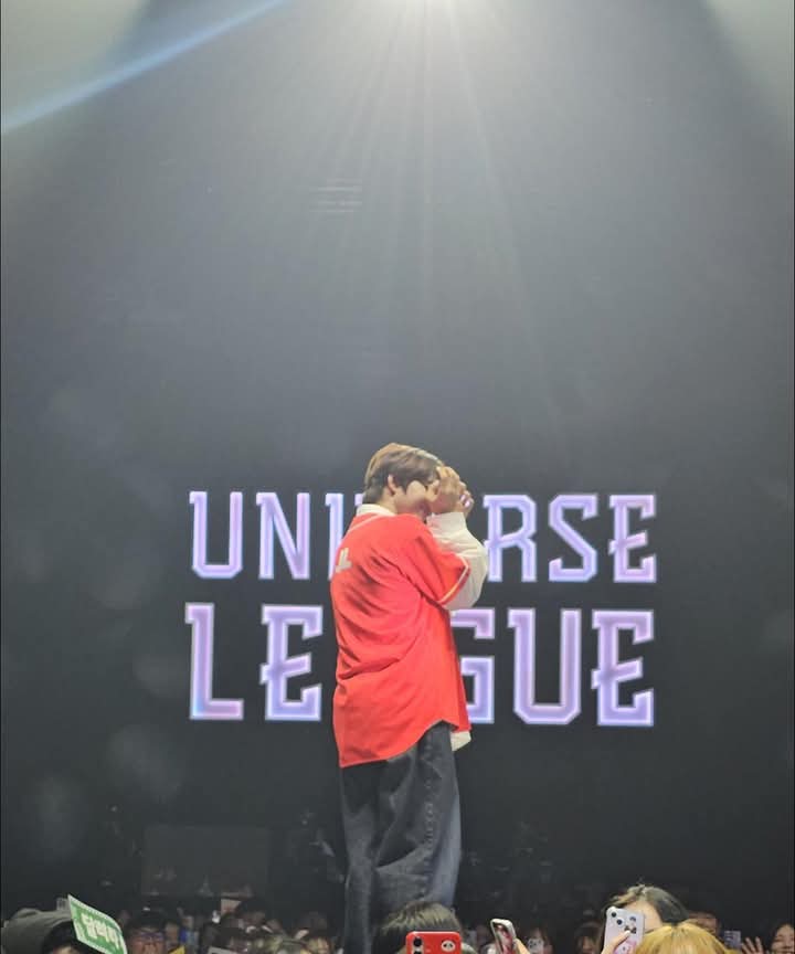 Yeupence28's tweet photo. Happy 1st anniversary AHOF as a member, JL! 🫶

I've been following you for a year now. It's almost going to be 2 years since the UL era. I saw how u achieved your dream of becoming a Kpop idol. Taking a risk in a foreign country isn't easy especially when u don't know anyone ++ https://t.co/d6gbFqKo58