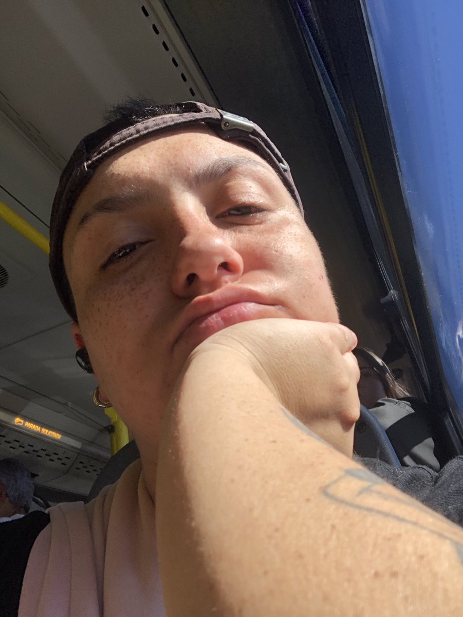 buzzvh's tweet photo. claramente eu amo o calor né https://t.co/5aKc4BFyAV