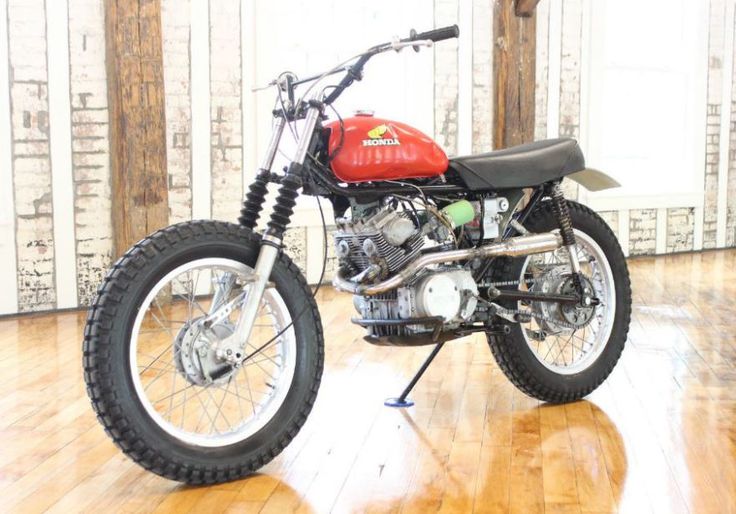 Moto_History's tweet photo. This modified 1960s Honda CL160 makes a great off road mount. Light, fast, and fun, what could be better? #hondacb #hondamotorcycles #offroadbikes #custommotorcycles #trailbikes #motorcycleenthusiast https://t.co/wX5FZ20ivM