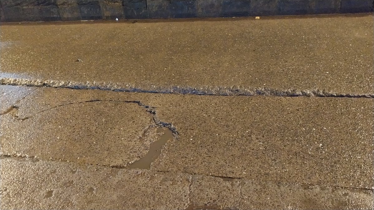 zoru75's tweet photo. Hello @mybmcWardRS 

CONcrete Road has sunk 
(Sink hole may be forming)

MG Road, Kandivali W 
going from Dahanukarwadi Metro Station towards Hindustan Naka. Closer to Hindustan Naka. 
Outside Jai Hamuman Electricals - Havells shop 

Kindly check &amp; fix https://t.co/bQyxEotHLK