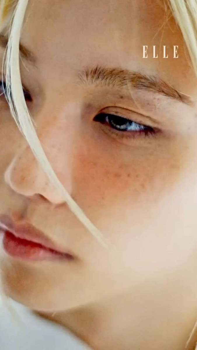 lioloveslillies's tweet photo. Even his eyelids are sprinkled with tiny stars ✨ https://t.co/7fsqBHwdzb