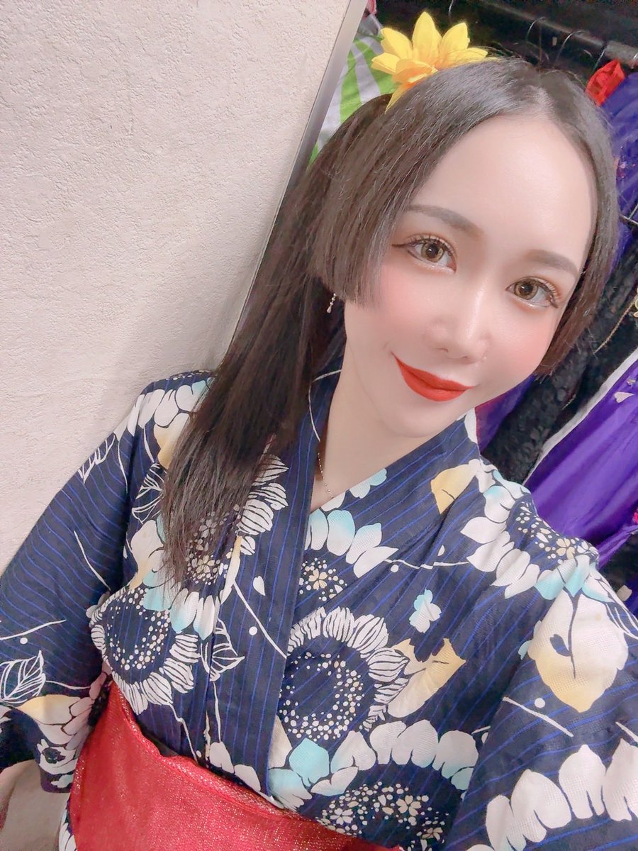 hashimotomako's tweet photo. 横浜ロック座楽日
ありがとうございました🙇‍♀️
10日間大変お世話になりました✨
アットホームな雰囲気と
心強い常連さんたちの気持ちを
たくさん感じた毎日でした😌
楽しかったよ〜っ☺️☺️
明日からは蕨ミニ劇場さんで
お世話になります🙏🙏
また乗せてもらえて嬉しい🎶
演目は浜と変わらずとなりますが
蕨でのまた違った見え方も
楽しんで貰えたらと思います🙌
7月もよろしく〜っ🌻💕