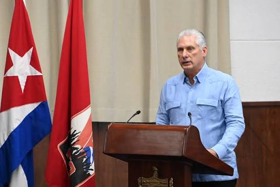 GladysArtemisa's tweet photo. "Quiero ratificar algo, para que quede bien claro a nuestros compatriotas, a los amigos y hasta a los enemigos: ¡No nos proponemos ni  jamás estará en nuestros propósitos la restauración del capitalismo en  #Cuba!"
@DiazCanelB
#LaPatriaSeDefiende
#ArtemisaJuntosSomosMás https://t.co/3YVICWDQGc