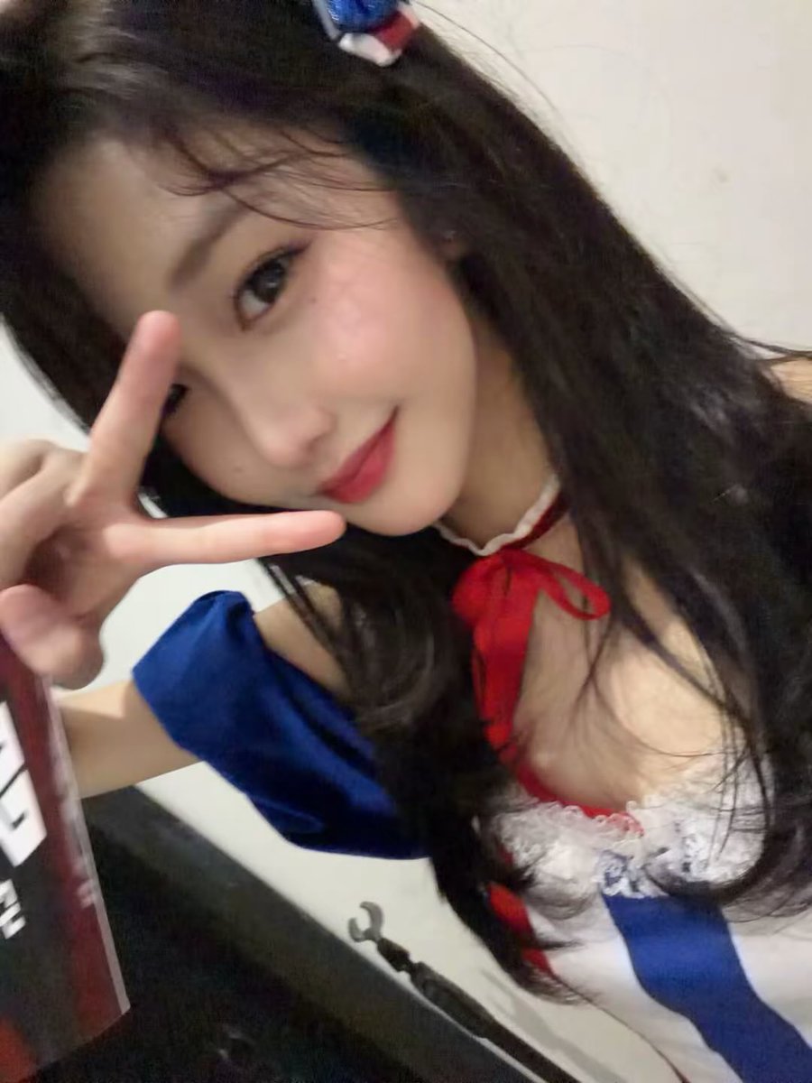 M_OlineJKT48's tweet photo. Terima kasih semuanyaa untuk THEATER SEMENTERA DAY 2!! See you besok.. day 3.. :( ITS OKAY! Pokoknya besok kita seru-seruann yaa Mwah mwah https://t.co/5nm9yUdkDM
