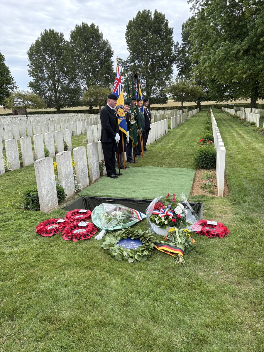 keithbugden's tweet photo. Private Robert Lock. Killed in action 7 October 1916. His body was lost.
The remains of a soldier were found in October 2022 which were confirmed to be those of Robert. He was buried with full military honours this afternoon at Warlencourt British Cemetery, Somme.
Not forgotten. https://t.co/16swLBB8zL