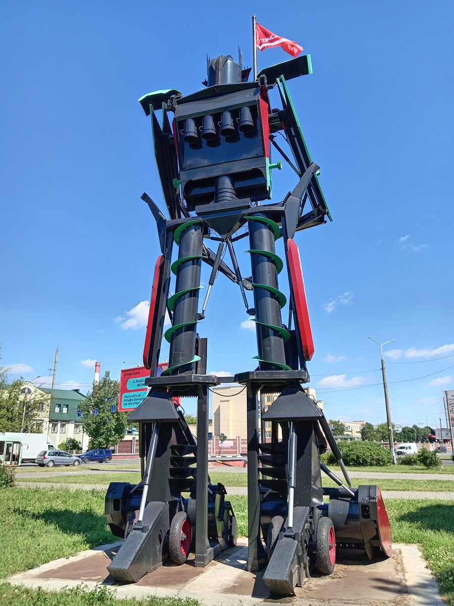 Mikelocesterla2's tweet photo. We have Transformers at home.
Belarus Edition https://t.co/9f9Yz9JYno