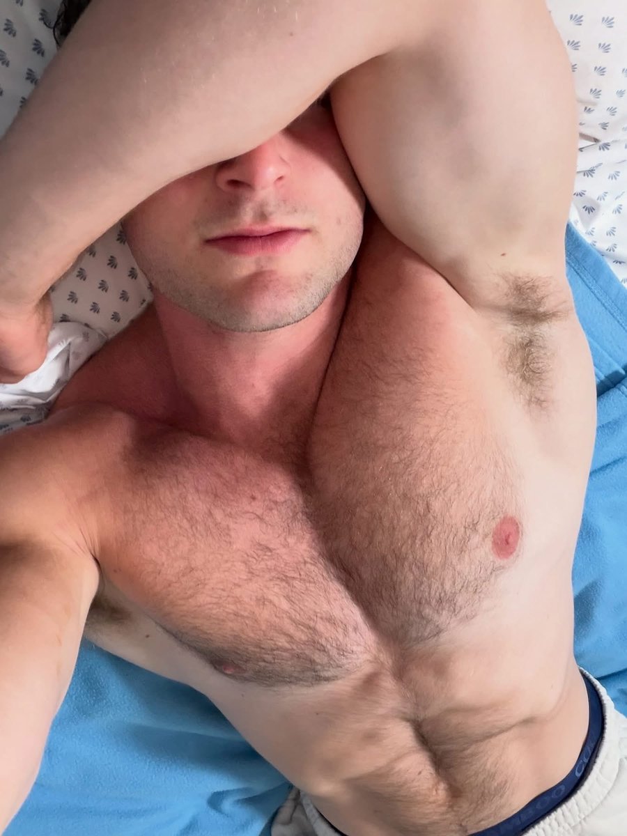 OopsItsClark's tweet photo. Hello there Clark https://t.co/kL8uhLXd3F