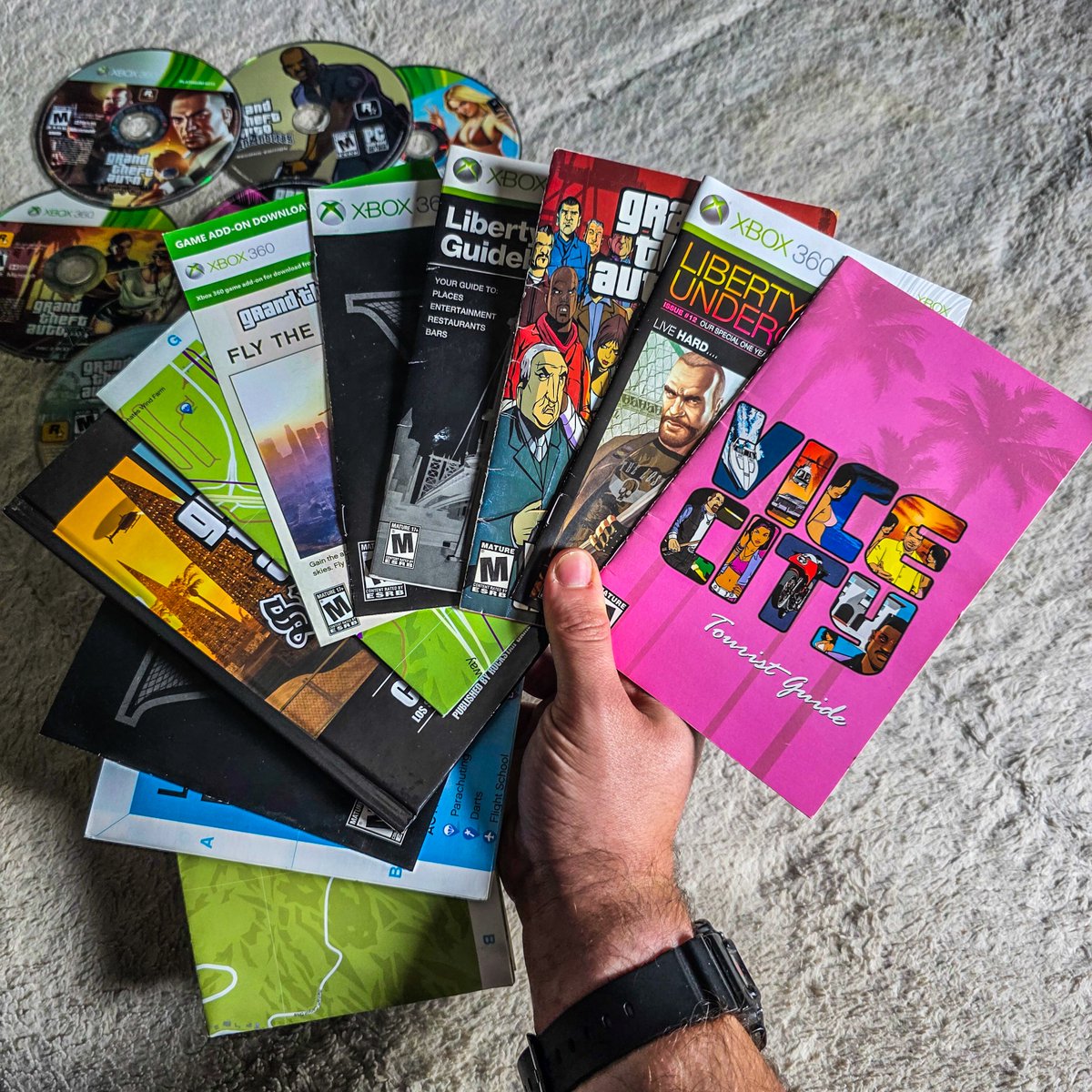 ghostgamerman's tweet photo. Physical Media Forever 💿🎮🤘🏻
#GTA6onDisc #Xbox #Playstation https://t.co/qg3kVsfYj3