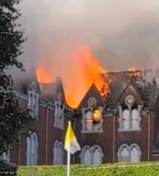 daveatherton's tweet photo. I didn't have Ireland on my bingo card as the start of the civil unrest in Europe. A mosque in Talbot Street was petrol bombed, a former nunnery 500 yards from the resting place of St Patrick in Downpatrick, NE of Ireland. 

A Muslim cafe &amp; mosque in Dublin was attacked today. https://t.co/K41RMPCoG3