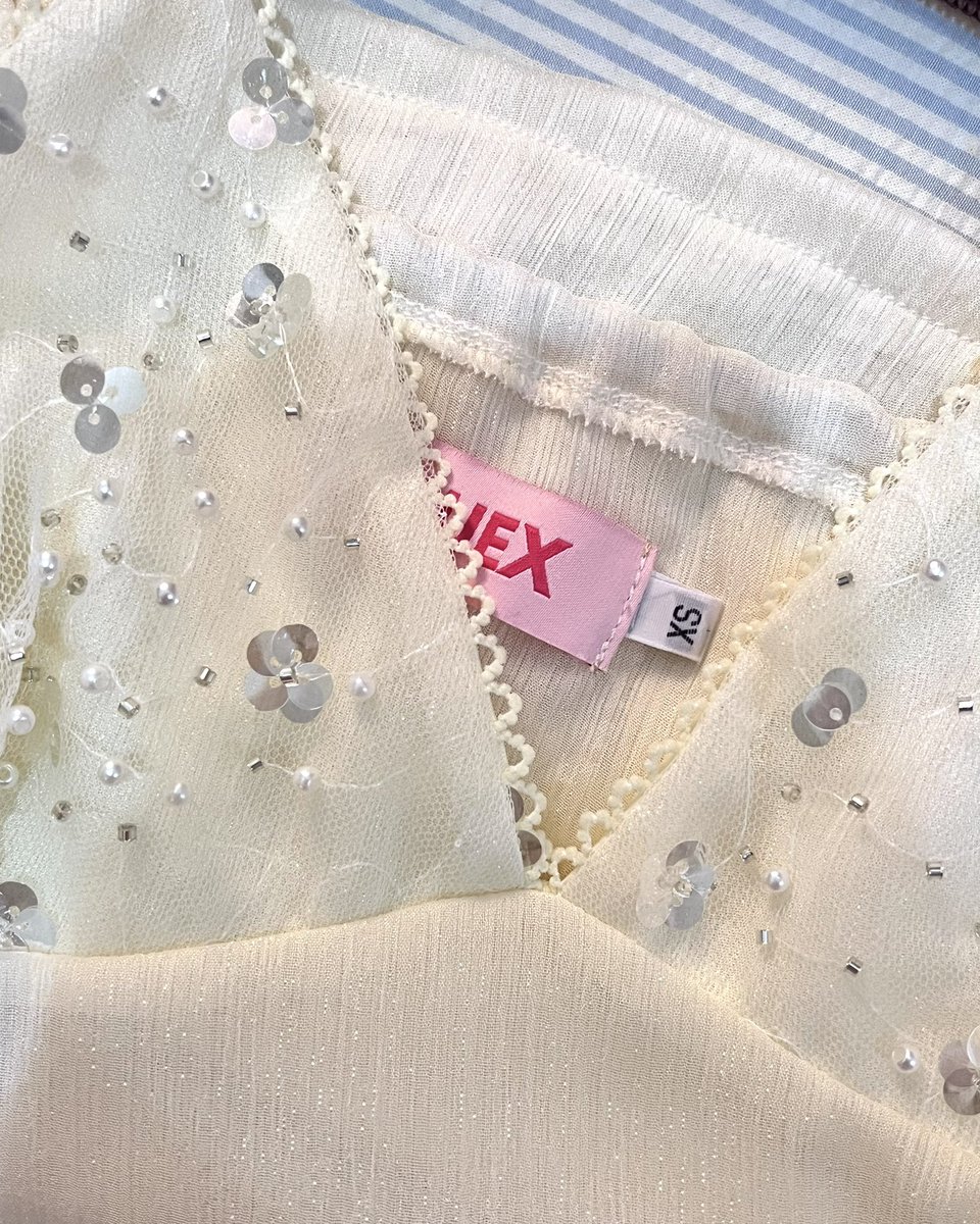 cherrybluem__'s tweet photo. (new) เสื้อ duex studio - mina top xs 300฿ (from 590฿) ยังไม่เคยใส่ค่ะ 🤎🪷💬 #เสื้อผ้ามือสอง #ส่งต่อvghbkk #ส่งต่อstylistshop #ส่งต่อcintageshop #ส่งต่อเสื้อผ้า #เสื้อผ้ามือสองสภาพดี #เสื้อผ้าเกาหลี https://t.co/44hIz2xZds