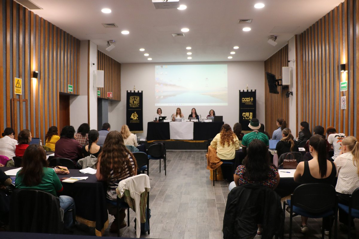 IISUNAM's tweet photo. ✨️¡Ya comenzaron las actividades del 2do día de la Escuela de Verano: Ciudadanía, ciudades desiguales y democracia en América Latina✨️

¡Hoy estamos en la Casa de las Humanidades UNAM - Cashum! https://t.co/7NhJITFazL