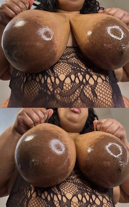 Cyber 💋 NYC 10/14-10/17📍 - Up close & Personal ✨ https://t.co/RyUzKD2EkD