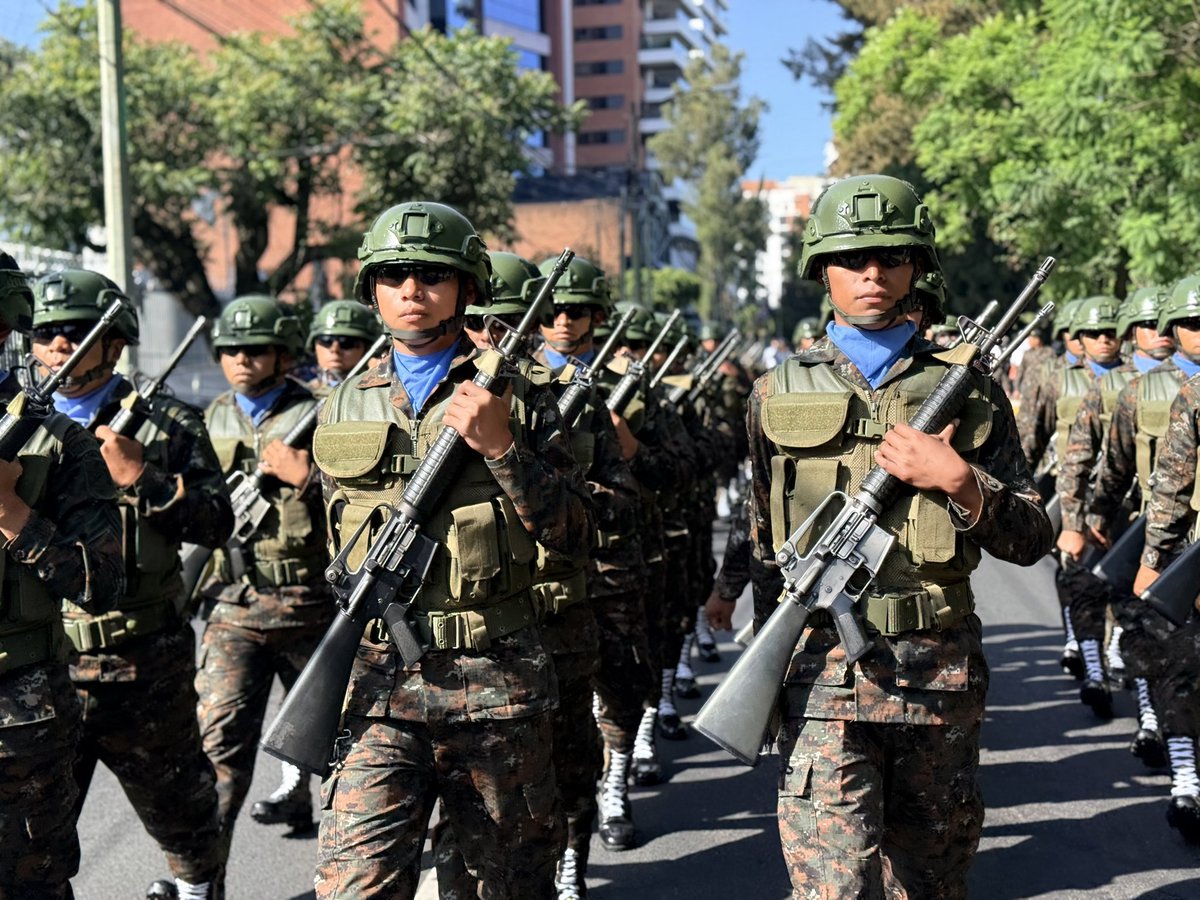 express_foto's tweet photo. #Guatemala 

En el marco del 155 Aniversario de la Gesta Revolucionaria de 1871 y Día del Ejército de Guatemala. @Ejercito_GT https://t.co/4O3USBy9VQ