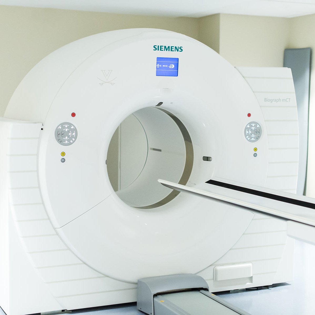 astrooalert's tweet photo. JUST IN🚨: Australia introduced a treatment that freezes tumors into a ball of ice and destroys them, no surgery, no cuts. https://t.co/bal17wZTjg