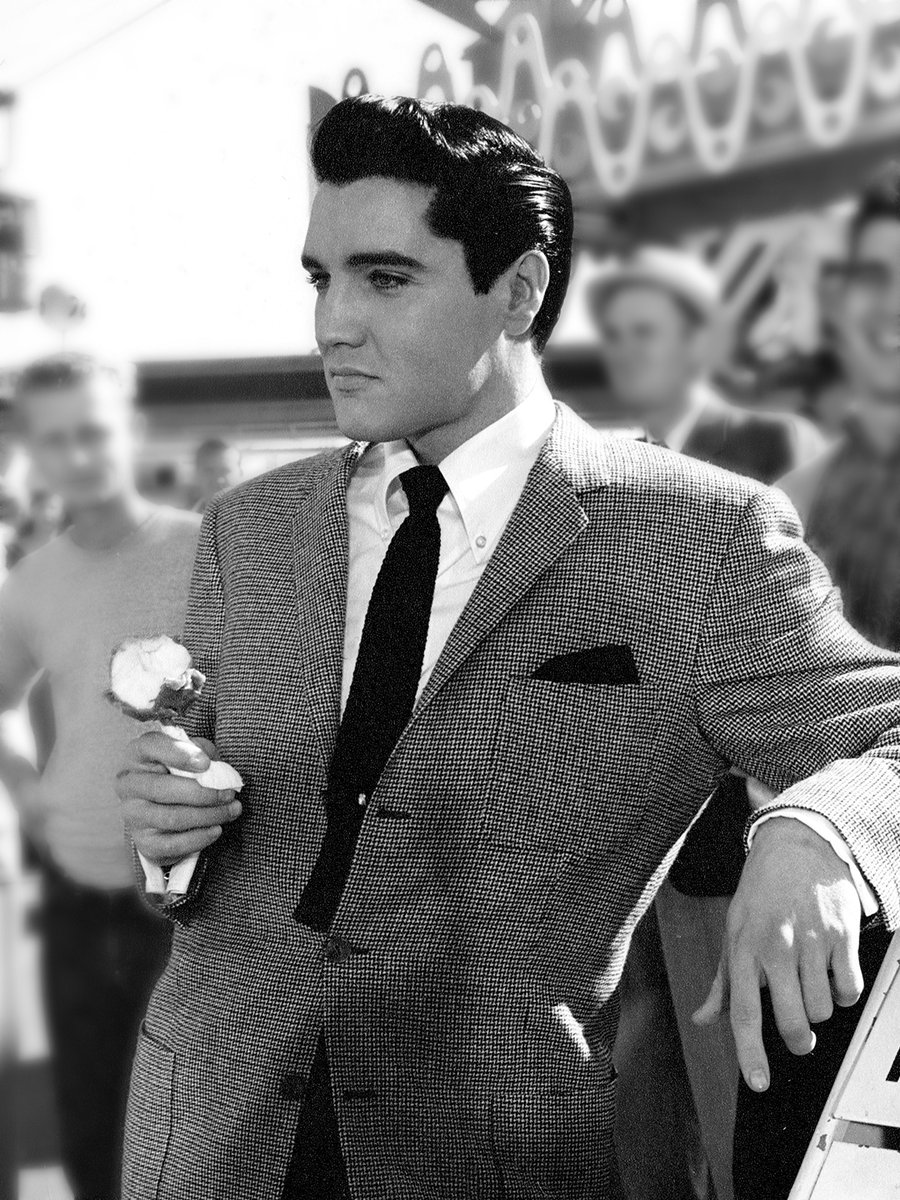 Elvis Presley tweet media