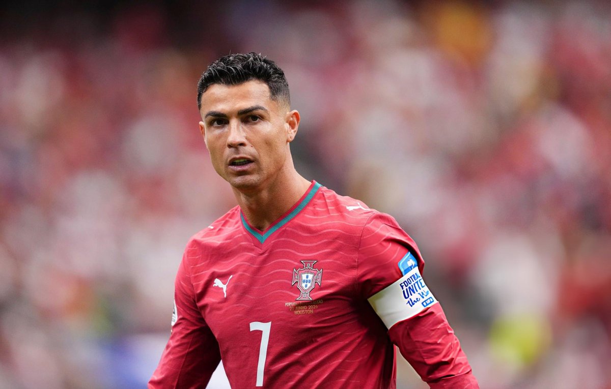 AJ121_football's tweet photo. THREAD:
The newest popular criticism towards Cristiano Ronaldo is that his lack of dynamism hurts the team.

Let's look at some concrete facts to examine how accurate this claim is. https://t.co/5ORCaurZWc