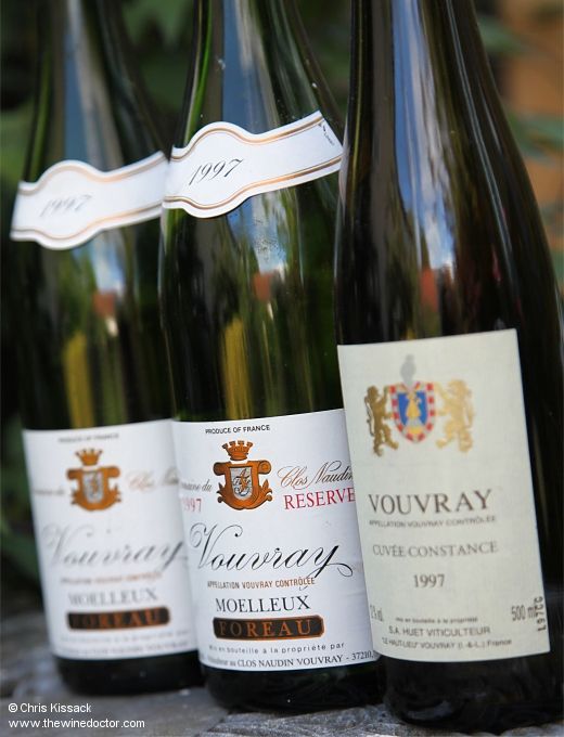 chriswinedoctor's tweet photo. Read my latest Cellar Raid, in which I pull three 1997 Vouvrays from the dingy depths of the cellar.
https://t.co/oTz1uvCntJ
[subscribers only]
#vouvray #cheninblanc #huet #foreau #closnaudin #loire #loire1997 https://t.co/eM3XiQEMV3