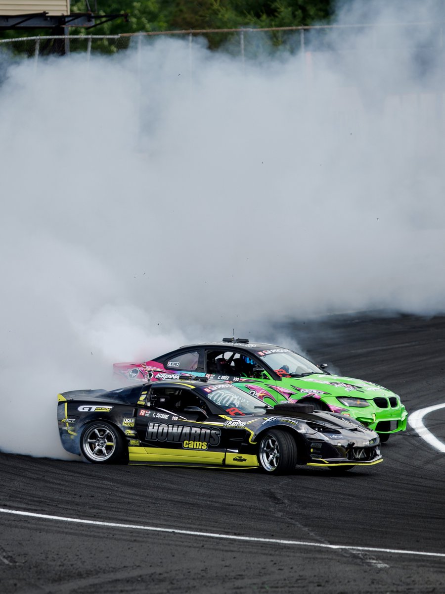 FormulaDrift's tweet photo. Catching air and corners.

#FormulaD #FormulaDRIFT https://t.co/gY45iW26wl