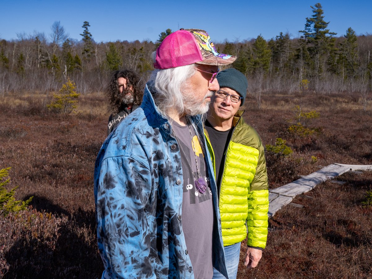dinosaurjr's tweet photo. Our new album "There Near" is out August 28! Listen to the first single, "Several Got Away" now. Preorder the album and new merch at the link in our bio.

Stay tuned for more...

Album art by Andrea Dezsö
Photo by Jeff Fowler https://t.co/YqSJ5JxwTY