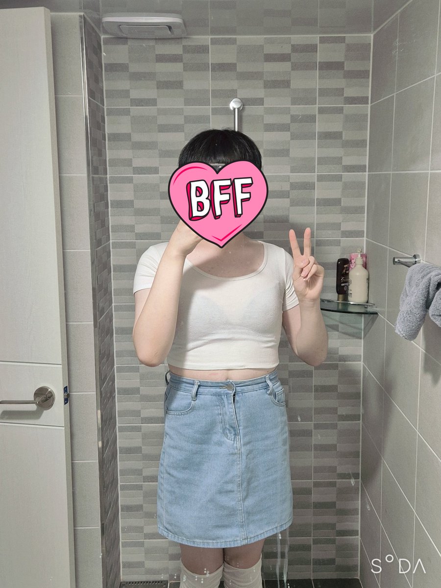 CDseoyule's tweet photo. 오늘의 ootd
(오른쪽 사진은 그냥 ai로 만들어봄)
#여장 #cd #트젠 #ai보정 #ootd https://t.co/gwJNQ6N3iE
